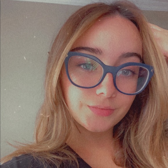 Meet your Posher, Lira - Picture 1 of 1